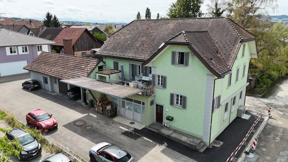 Vielseitige Liegenschaft mit Geschichte, Ertrag und grosszügigem Grundstück – Foto 4 von 10