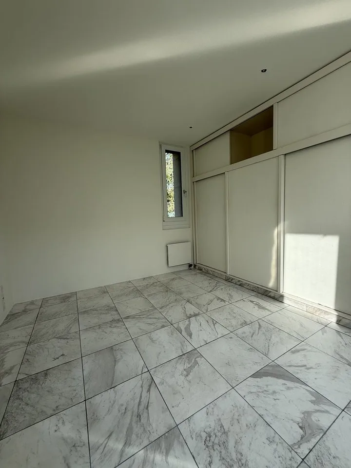 Grosszügige Maisonette-Wohnung mit Sitzplatz im Grünen – Foto 7 von 11