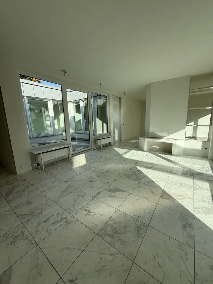 Grosszügige Maisonette-Wohnung mit Sitzplatz im Grünen – Foto 3 von 11