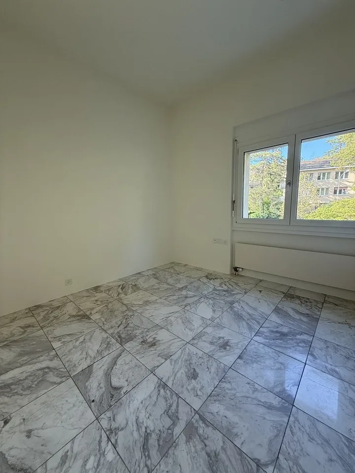 Grosszügige Maisonette-Wohnung mit Sitzplatz im Grünen – Foto 10 von 11