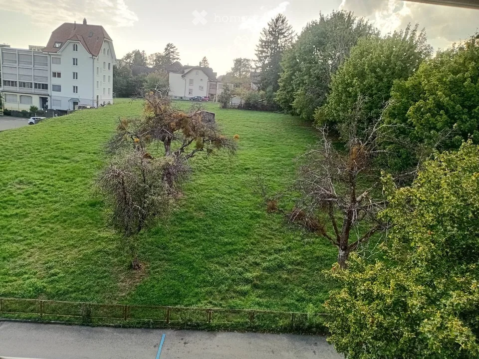Central 3.5-room apartment with balcony in a quiet location
