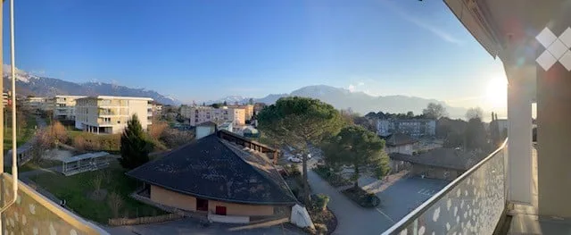 Charming 2.5-room apartment with balcony in La Tour-de-Peilz