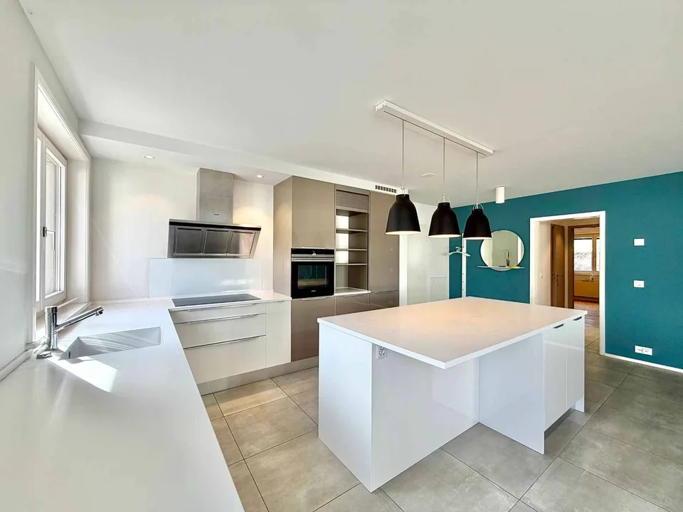 Appartement lumineux et rénové de 4,5 pièces avec terrasse