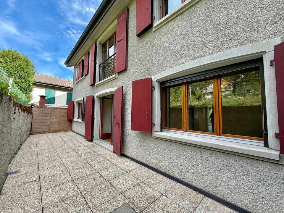 Appartement lumineux et rénové de 4,5 pièces avec terrasse