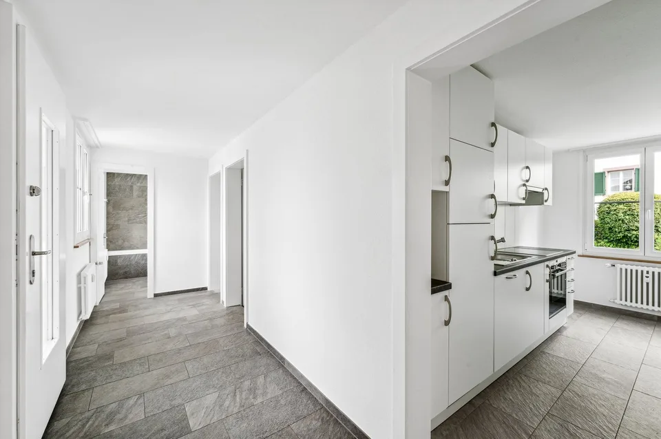 Charming 3-room cooperative apartment with balcony in Bettingen