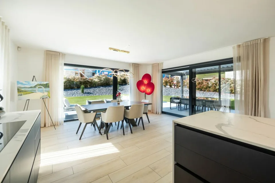 ARI-263 - Villa mit hellem Hochstandard mit 5,5 Zimmern – Foto 5 von 14