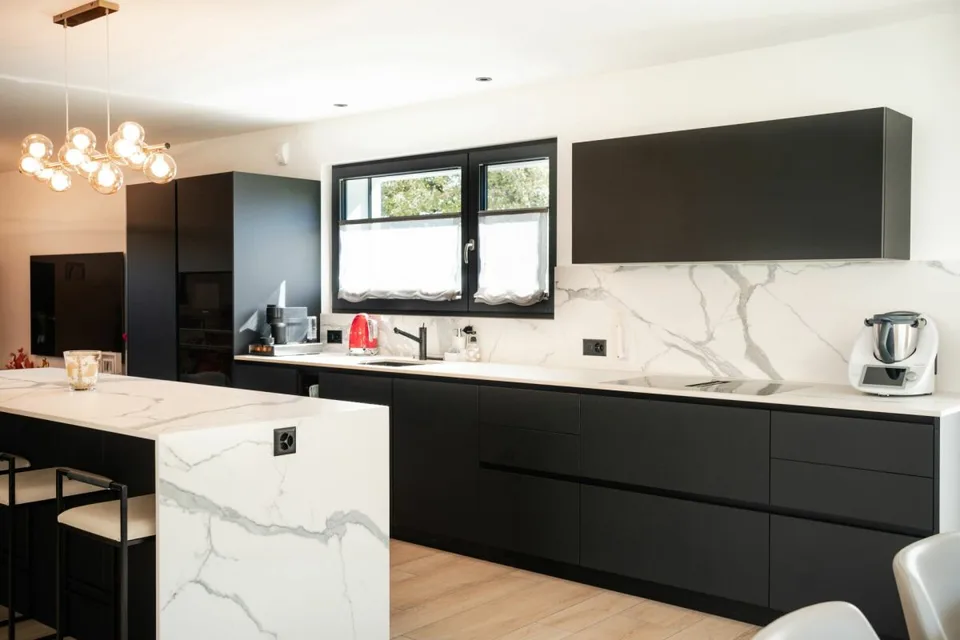 ARI-263 - Villa mit hellem Hochstandard mit 5,5 Zimmern – Foto 7 von 14