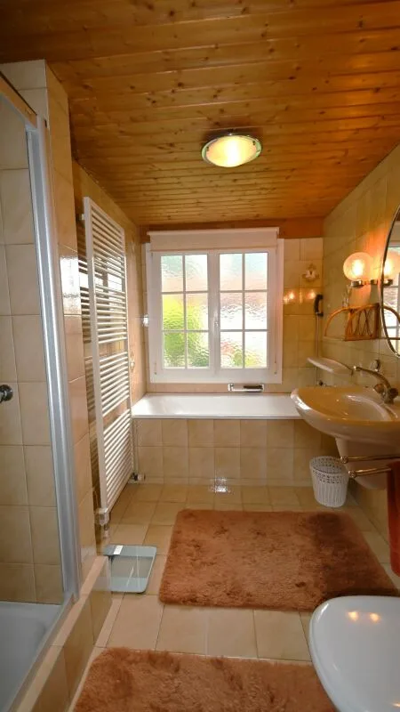 Well-maintained, single-family semi-detached house with 5 rooms – photo 11 of 16