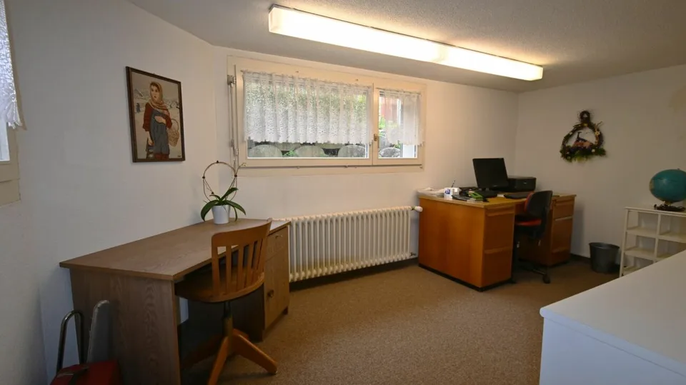 Well-maintained, single-family semi-detached house with 5 rooms – photo 15 of 16