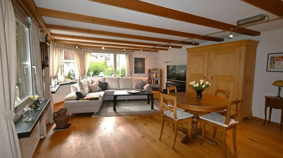 Well-maintained, single-family semi-detached house with 5 rooms – photo 8 of 16