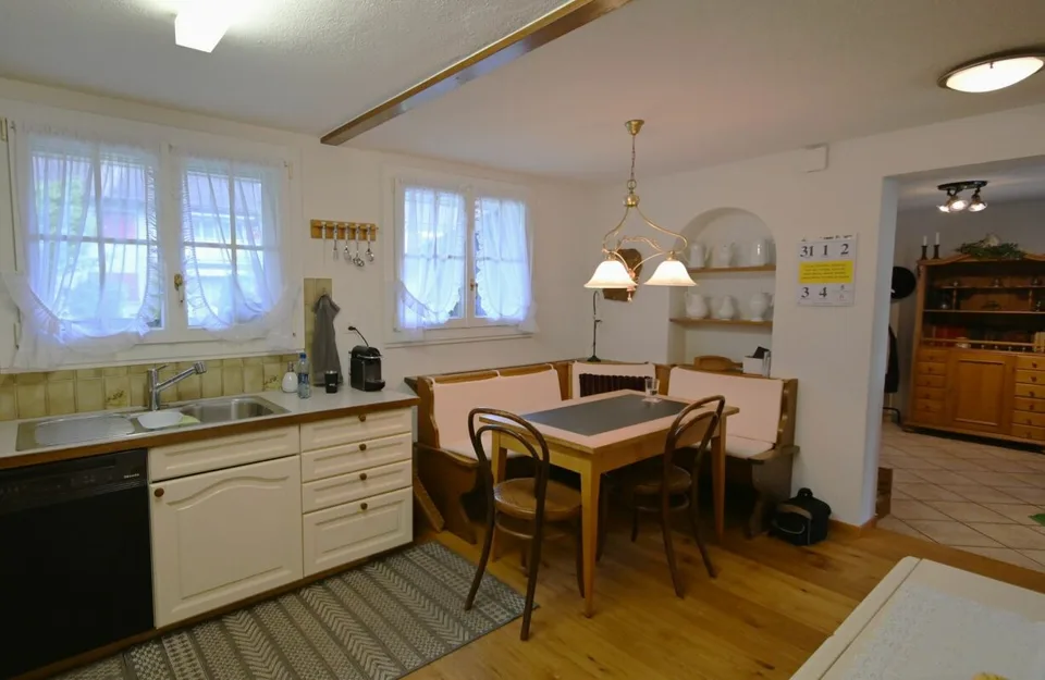 Well-maintained, single-family semi-detached house with 5 rooms – photo 7 of 16