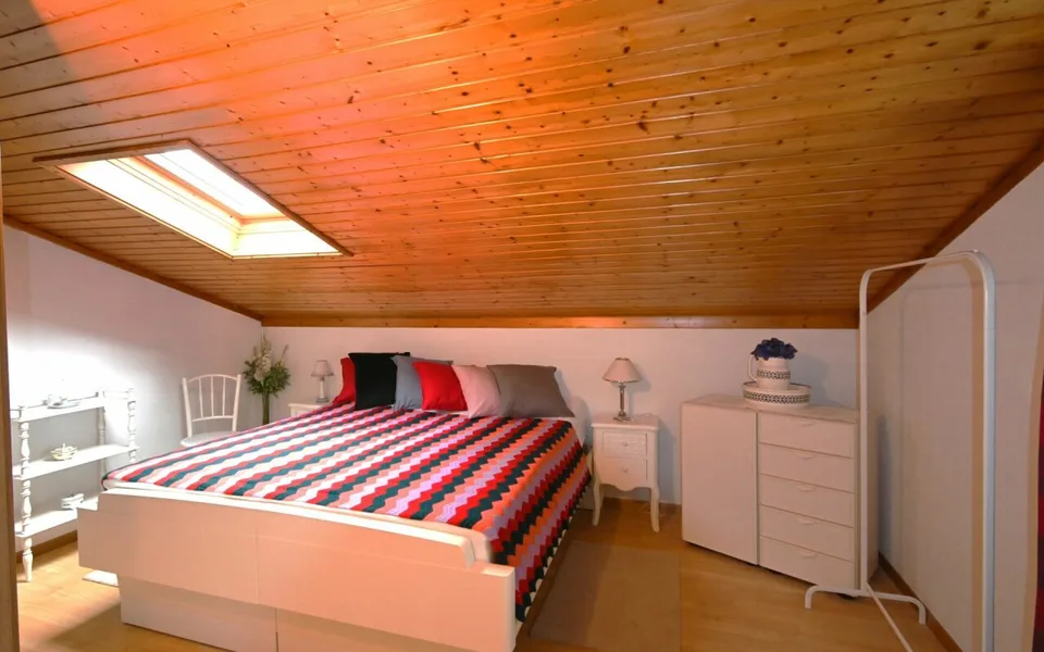 Well-maintained, single-family semi-detached house with 5 rooms – photo 14 of 16