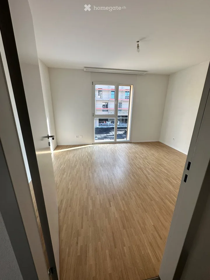 For rent 2 1/2 rooms available immediately or by agreement