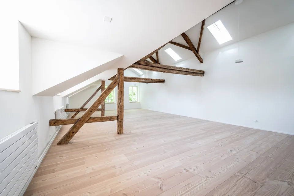 Espace de bureau au 2e étage – charmant immeuble ancien à Grenchen – photo 5 sur 6
