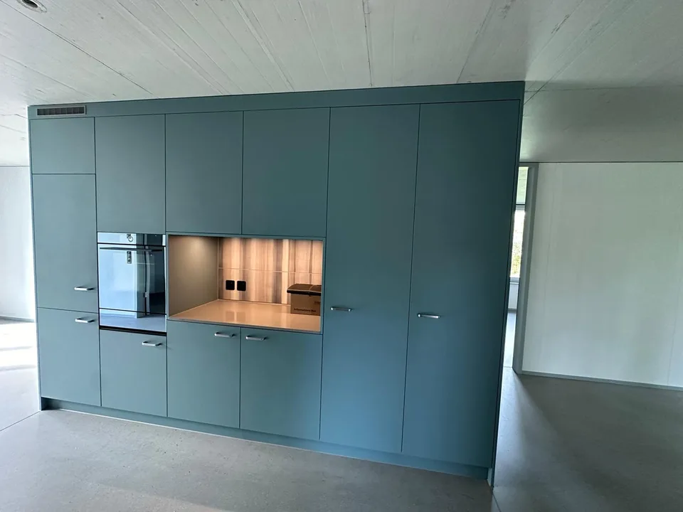 Helle 5.5-Zimmer-Wohnung mit Gartensitzplatz an ruhiger Lage