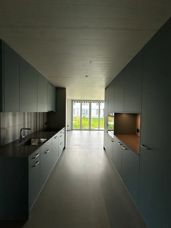 Helle 5.5-Zimmer-Wohnung mit Gartensitzplatz an ruhiger Lage