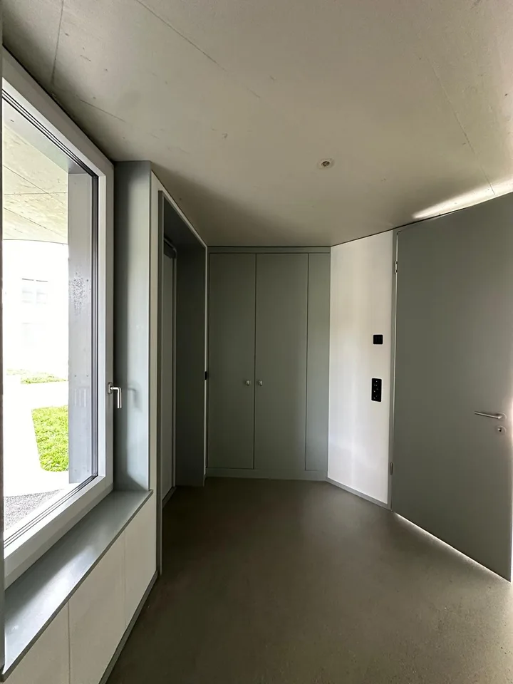 Helle 5.5-Zimmer-Wohnung mit Gartensitzplatz an ruhiger Lage