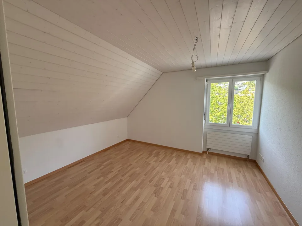 Modern 3-room attic apartment with balcony in Wettingen