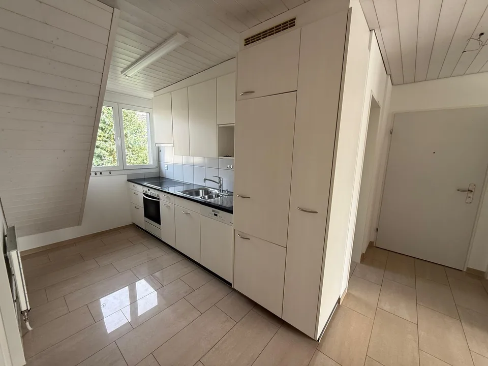 Modern 3-room attic apartment with balcony in Wettingen