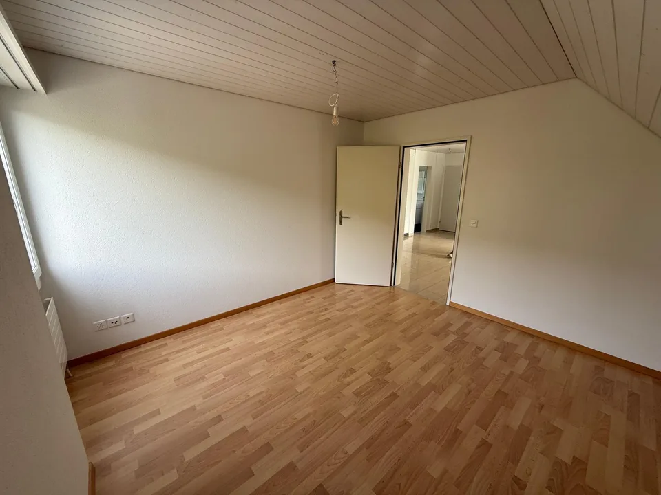 Modern 3-room attic apartment with balcony in Wettingen
