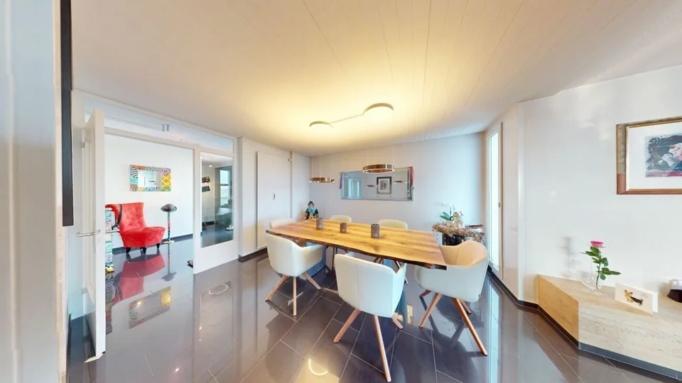 RESERVIERT 5.5 Zimmer Terrassenwohnung mit grosszügigen Aussenflächen & Weitsicht – Foto 5 von 19