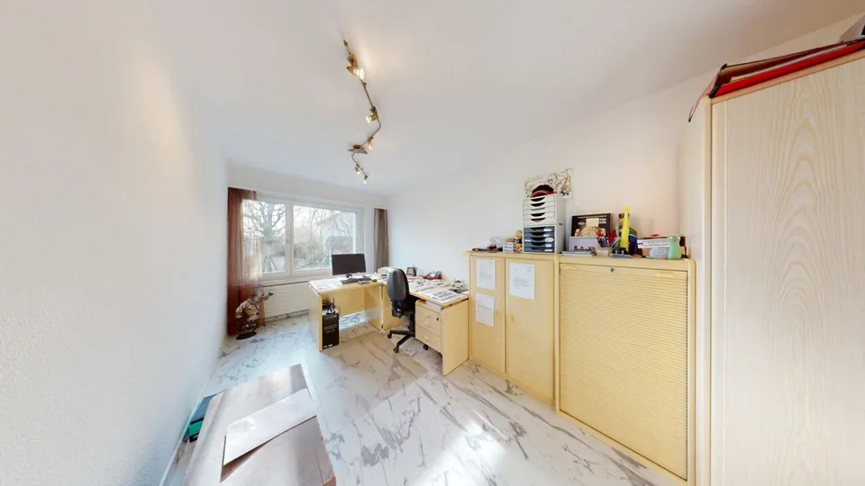 RESERVIERT 5.5 Zimmer Terrassenwohnung mit grosszügigen Aussenflächen & Weitsicht – Foto 12 von 19
