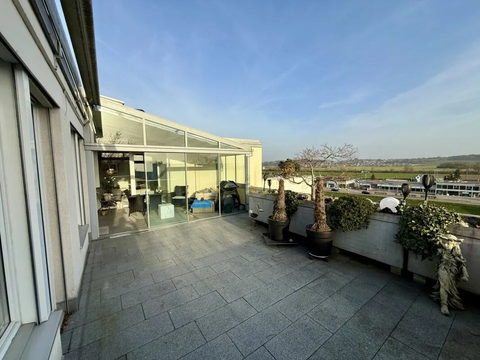 RESERVIERT 5.5 Zimmer Terrassenwohnung mit grosszügigen Aussenflächen & Weitsicht – Foto 16 von 19
