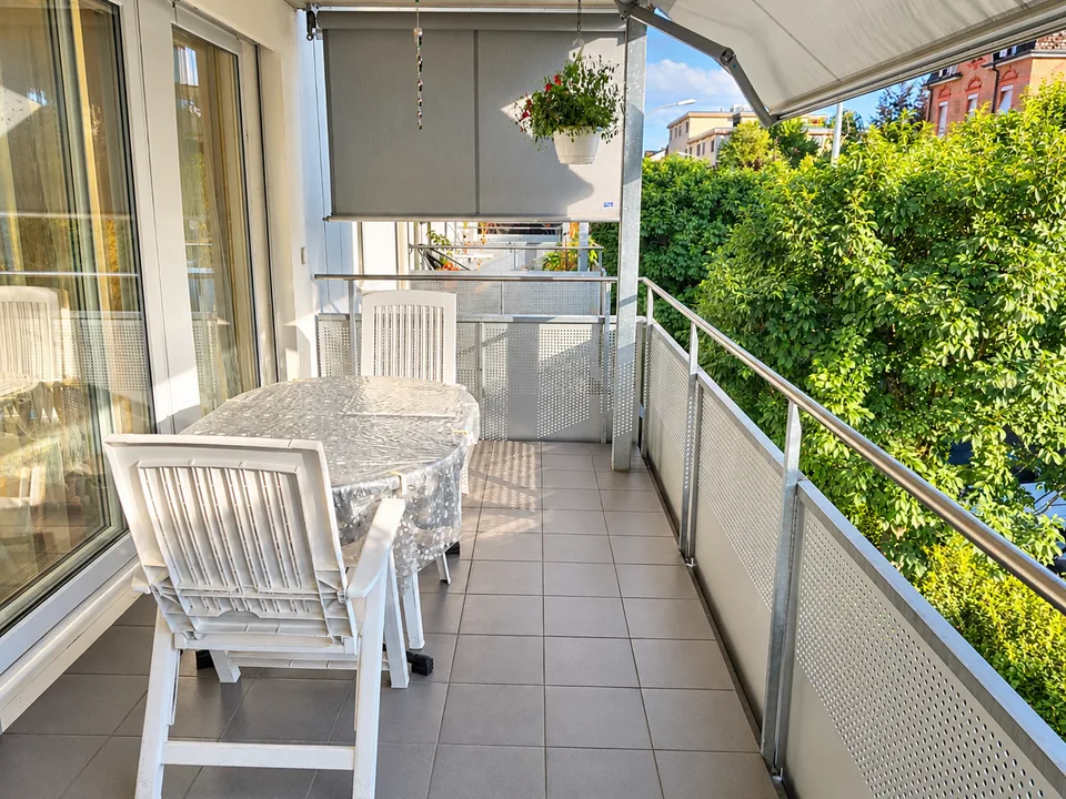 Geräumige 4.5-Zimmer-Wohnung in Biel – Angenehme Aussicht und optimale Erreichbarkeit – Foto 9 von 12