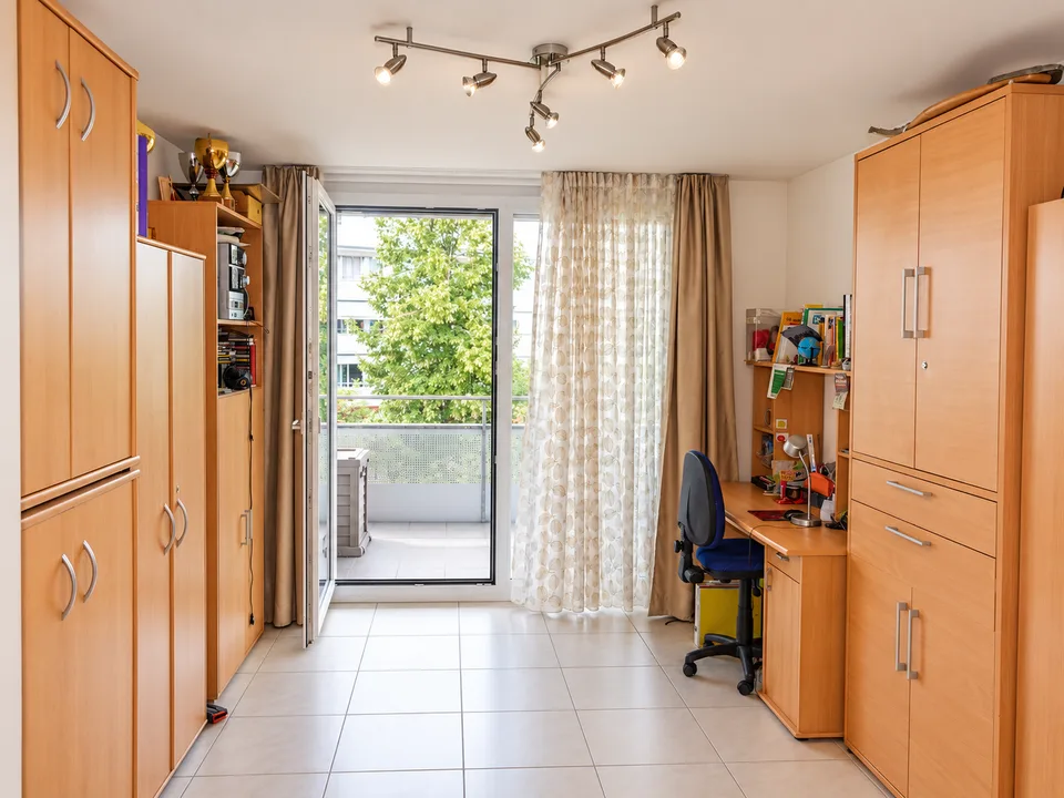 Geräumige 4.5-Zimmer-Wohnung in Biel – Angenehme Aussicht und optimale Erreichbarkeit – Foto 6 von 12