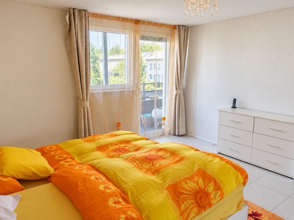 Geräumige 4.5-Zimmer-Wohnung in Biel – Angenehme Aussicht und optimale Erreichbarkeit – Foto 4 von 12