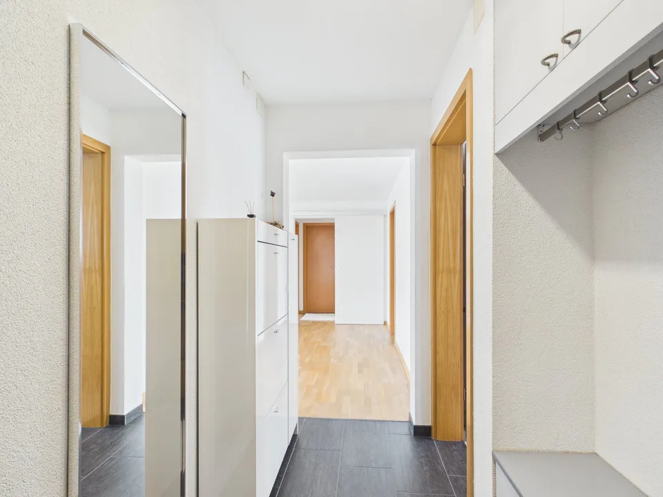 Charmante 4.5 Zimmer-Wohnung – Foto 3 von 5
