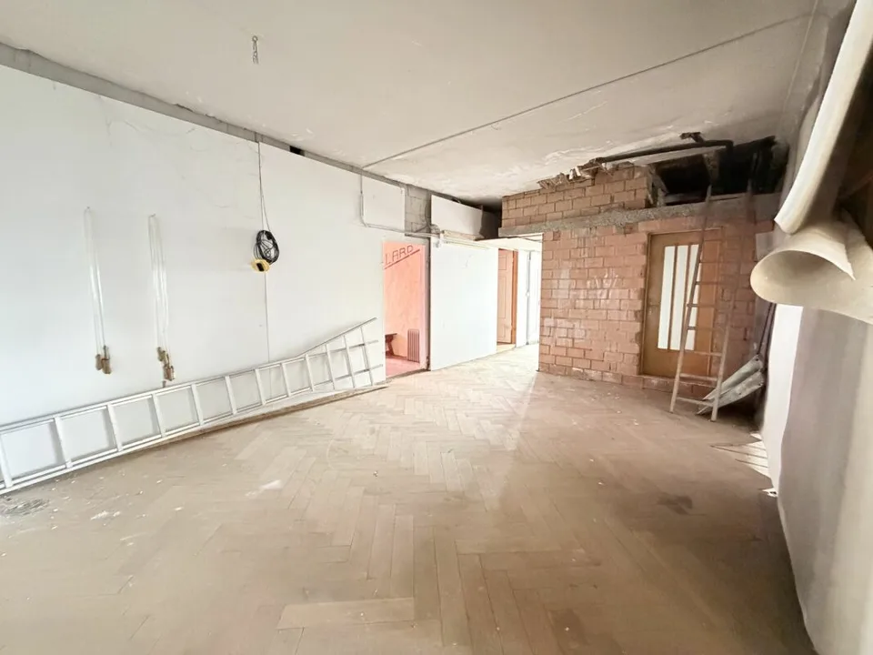 Casa plurifamiliare con potenziale di sviluppo versatile – foto 6 di 13