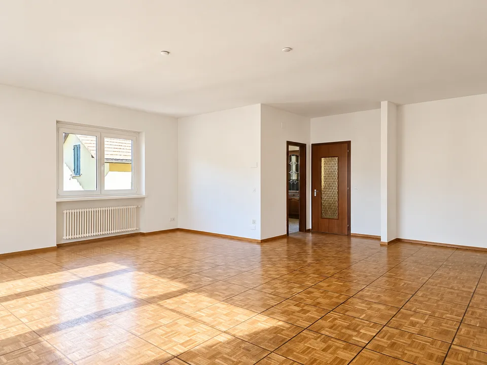 Bellinzona Daro: Ampia e confortevole casa bifamiliare con incantevole vista dominante – foto 5 di 14