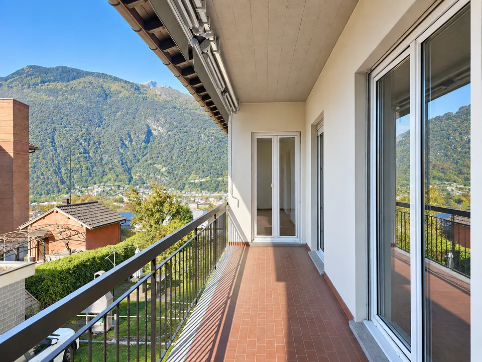 Bellinzona Daro: Ampia e confortevole casa bifamiliare con incantevole vista dominante – foto 7 di 14