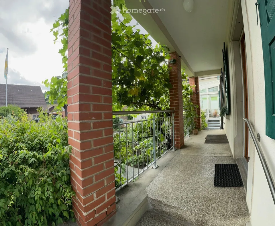 Delizioso appartamento di 2 camere al numero 24 di Dorfstrasse – disponibile immediatamente!