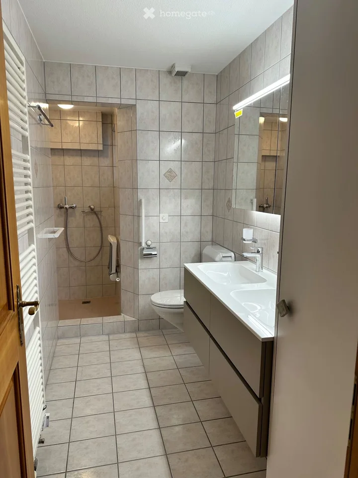 Delizioso appartamento di 2 camere al numero 24 di Dorfstrasse – disponibile immediatamente!