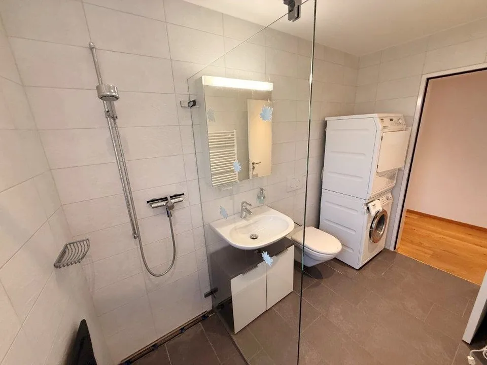 Moderne 3½-Zimmerwohnung im Zentrum von Hinwil