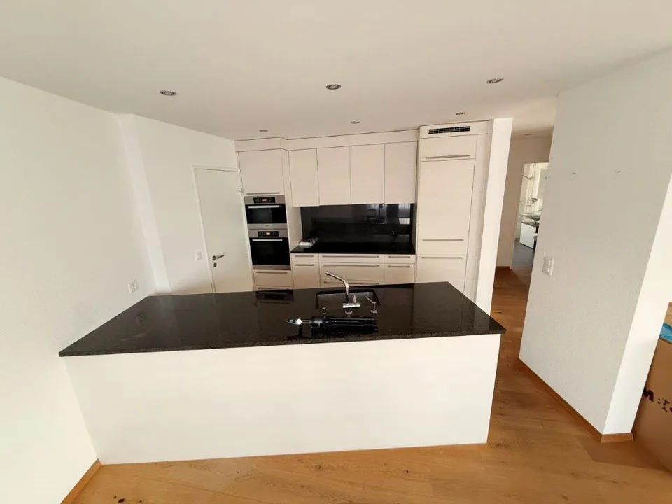 Moderne 3½-Zimmerwohnung im Zentrum von Hinwil