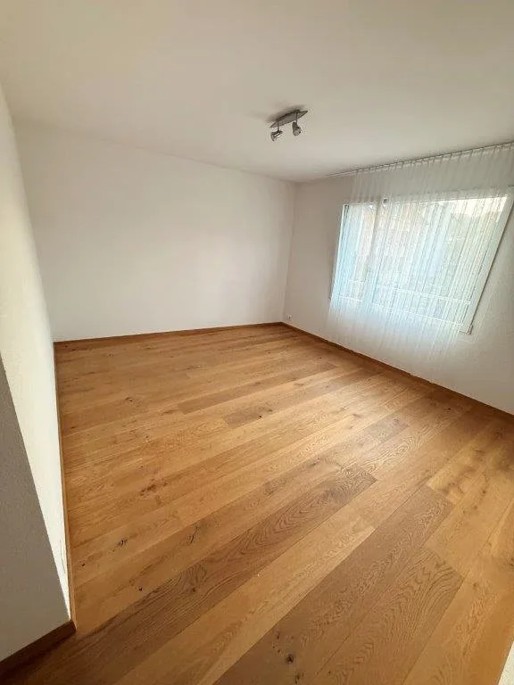 Moderne 3½-Zimmerwohnung im Zentrum von Hinwil