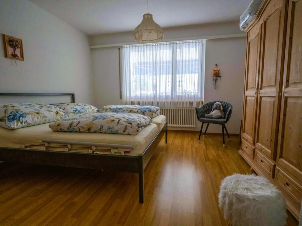 Appartement attractif de 3,5 pièces avec balcon sud à Domat/Ems
