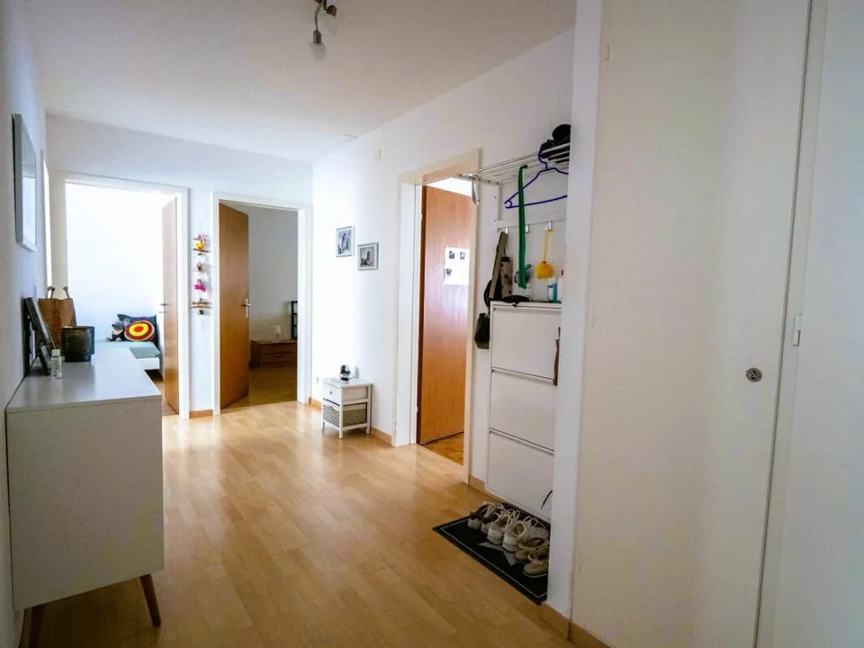 Appartement attractif de 3,5 pièces avec balcon sud à Domat/Ems