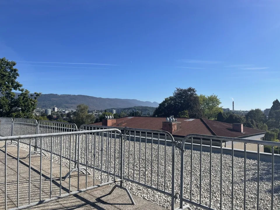 Schöner Grundriss, Balkon und Dachterrasse – Foto 2 von 16