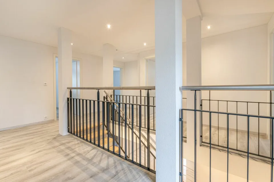 Casa unifamiliare indipendente di 7,5 locali in posizione centrale – foto 12 di 30