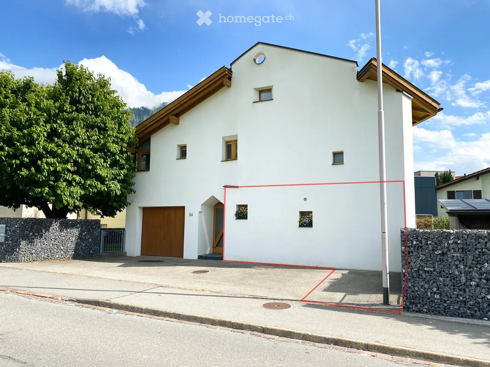 Charmante 1-Zimmer-Wohnung mit Gartensitzplatz und PP in Igis