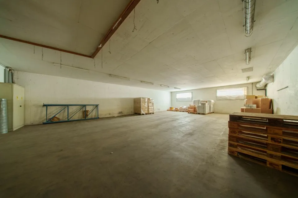 Gewerbliche Halle zur Verkauf – Foto 7 von 19