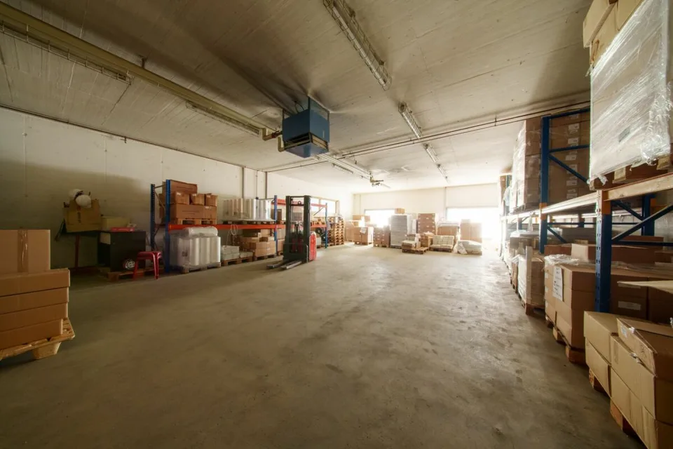 Gewerbliche Halle zur Verkauf – Foto 18 von 19