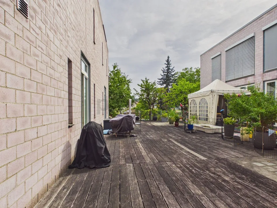 Vista panoramica, soffitti alti & cortile interno - La tua nuova dimora a Othmarsingen