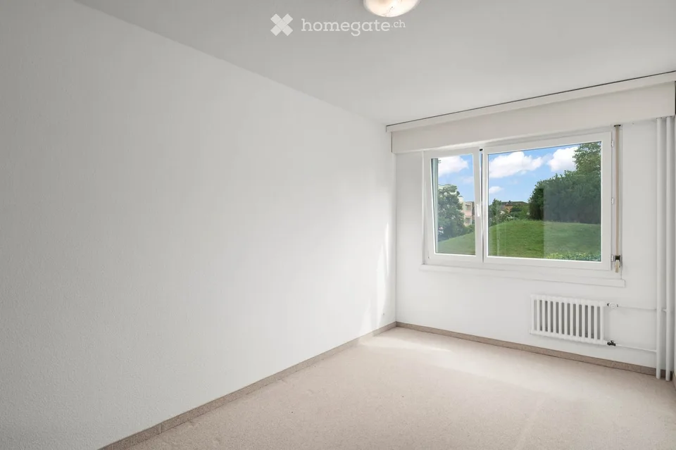 Charmant appartement 4 pièces avec balcon et belle vue sur la verdure à Mönchaltorf – photo 9 sur 16