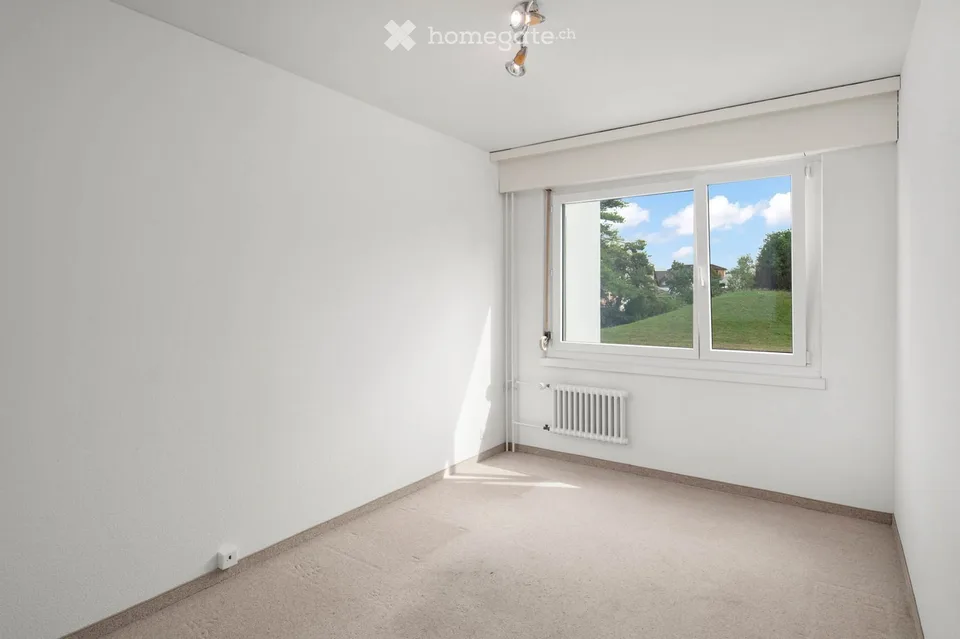 Charmant appartement 4 pièces avec balcon et belle vue sur la verdure à Mönchaltorf – photo 7 sur 16