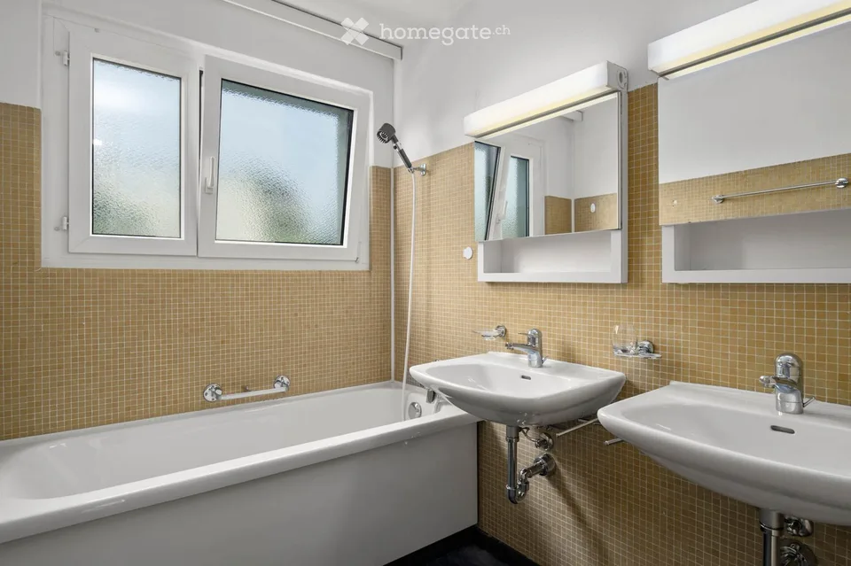 Charmant appartement 4 pièces avec balcon et belle vue sur la verdure à Mönchaltorf – photo 12 sur 16